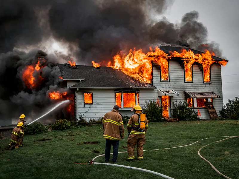 رعایت موارد ایمنی حین وقوع آتش سوزی